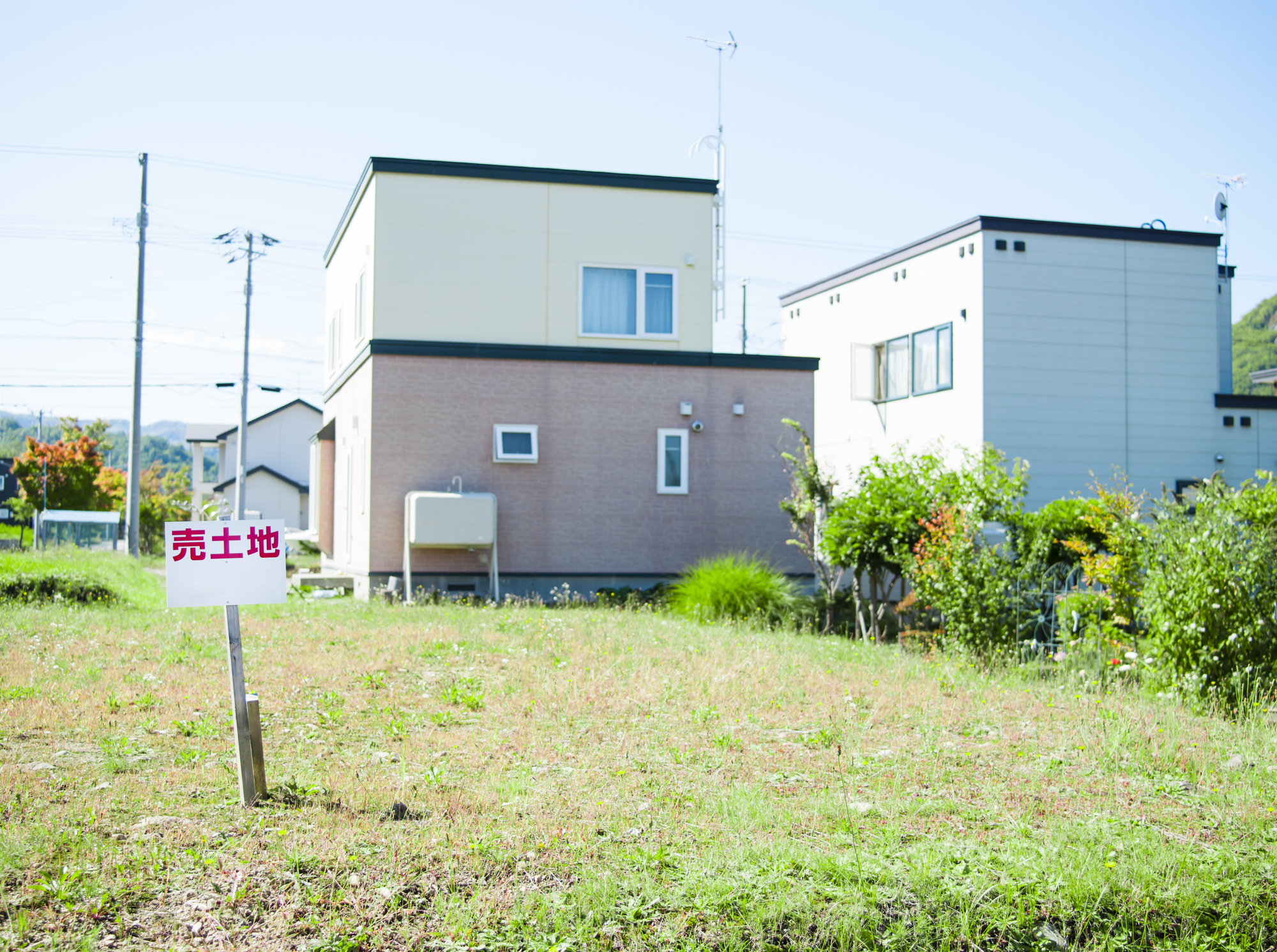 土地(不動産)の譲渡にかかる譲渡所得税とは?申告や計算方法、特別控除について