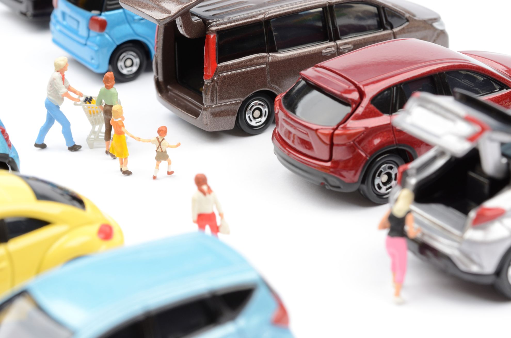 遊休地の活用|駐車場経営を成功させるには?メリット・デメリット、始め方も解説