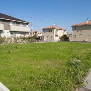 空き地を活用して収益化するには？メリットと事例、流れを解説